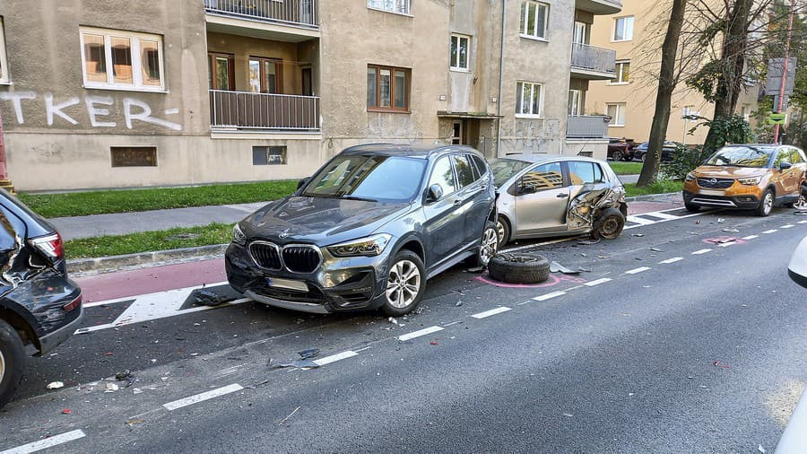 Škody na autách polícia