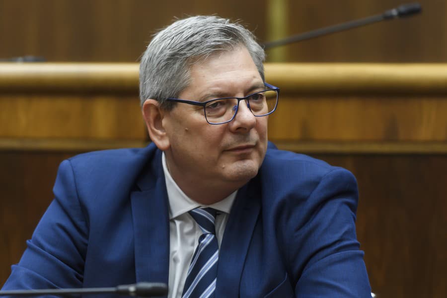 Na snímke minister spravodlivosti SR Boris Susko (Smer-SD) počas 3. chôdze NRSR k Programovému vyhláseniu vlády (PVV)