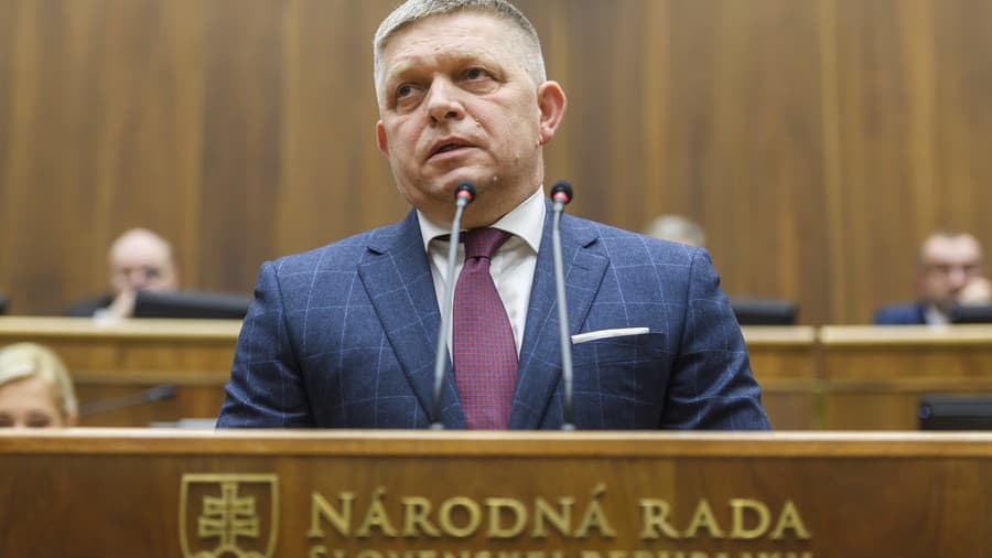 Na snímke predseda vlády SR Robert Fico (Smer-SD) počas 3. chôdze NRSR k Programovému vyhláseniu vlády (PVV).