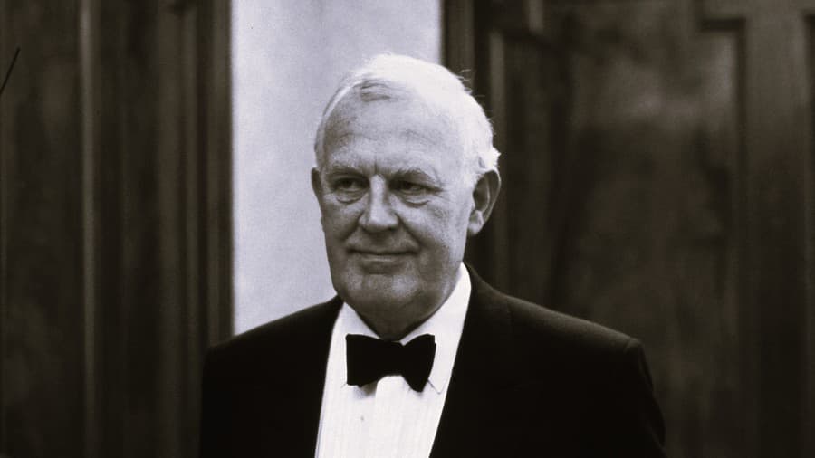 Joss Ackland († 95)