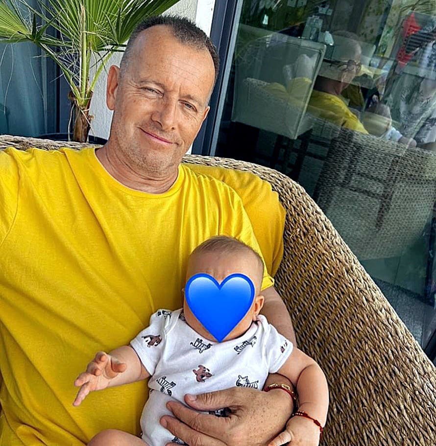 Multiotecko so synom Abnerom dovolenkuje v exotike.