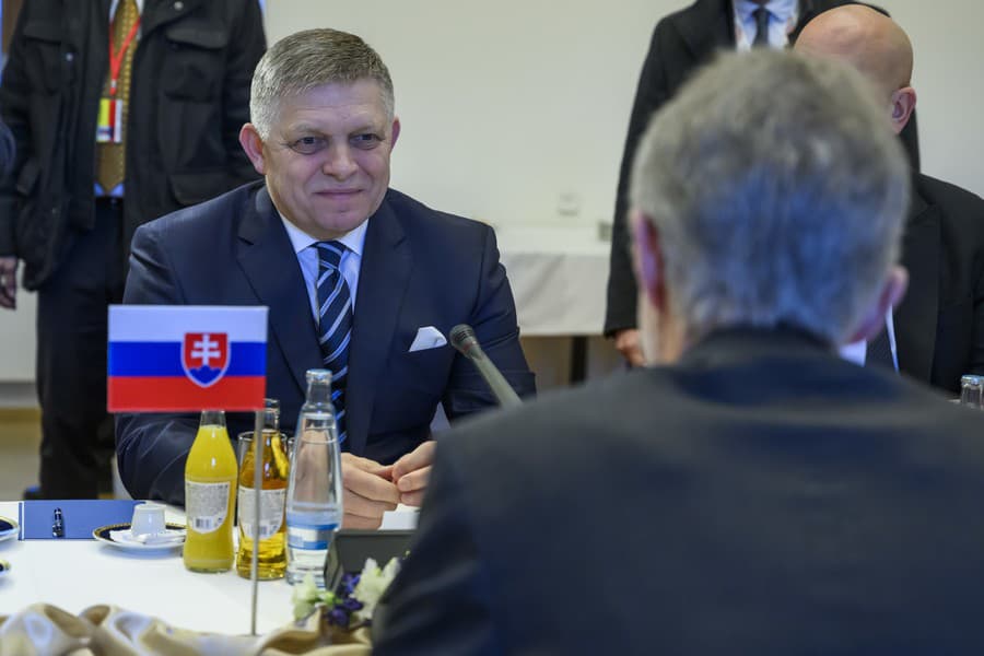 Robert Fico počas stretnutia