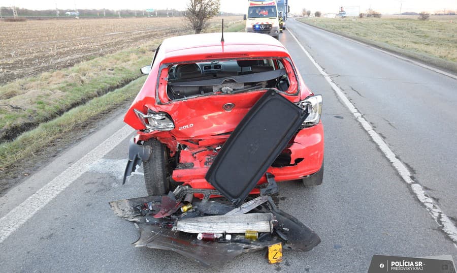Opitá vodička spôsobila nehodu, pri ktorej došlo k ťažkému zraneniu 67-ročného vodiča.