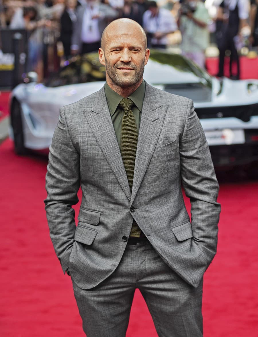 JASON STATHAM (56) britský