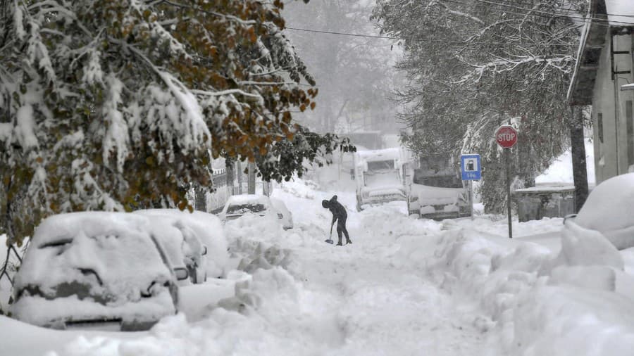 Bulharsko: Sneženie a vietor