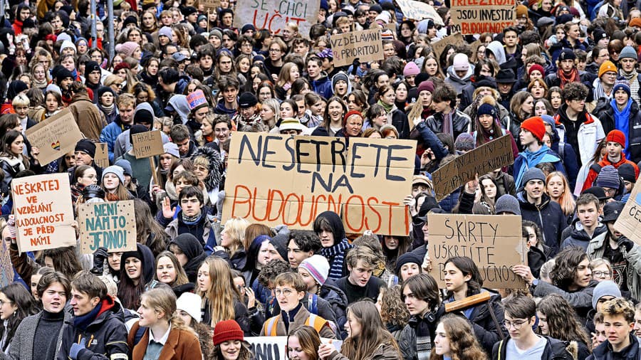 Pražské ulice zaplavili tisíce