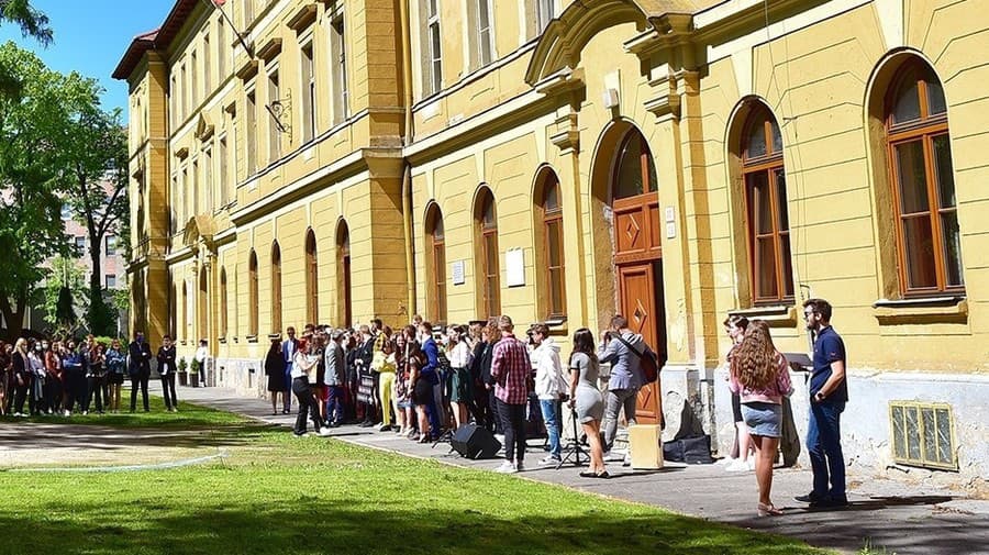 Gymnázium Pavla Országha Hviezdoslava