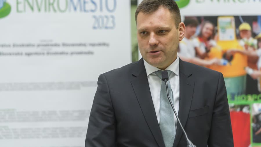 Na snímke podpredseda vlády a minister životného prostredia SR Tomáš Taraba