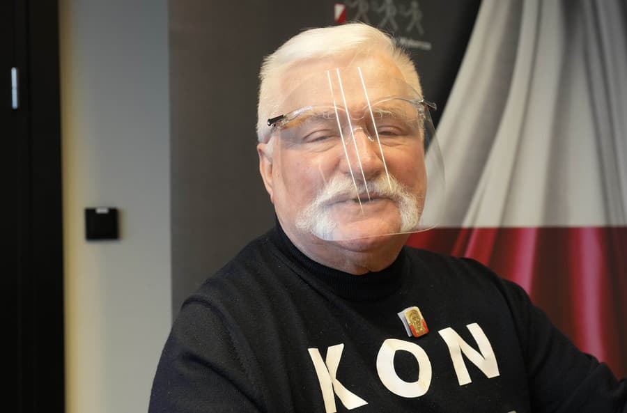  Lech Walesa