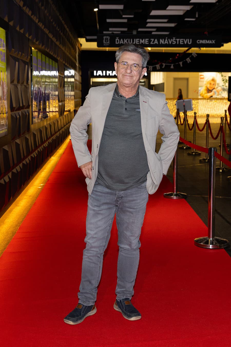 Noga na premiére filmu Lieta v tom.