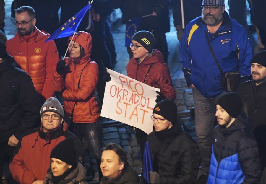 Na snímke spoločný protest