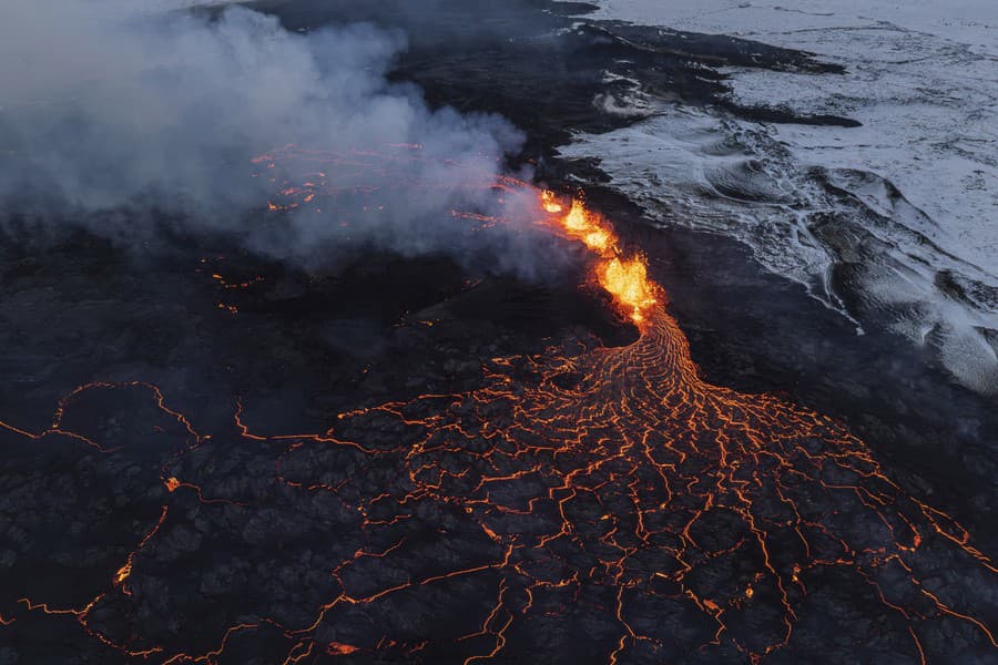 Erupcia sopky Grindavík na