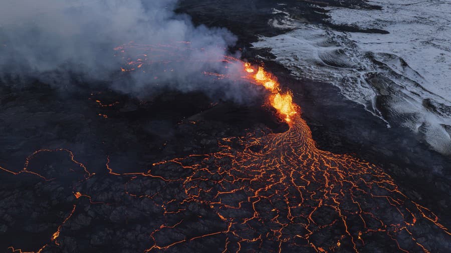 Erupcia sopky Grindavík na