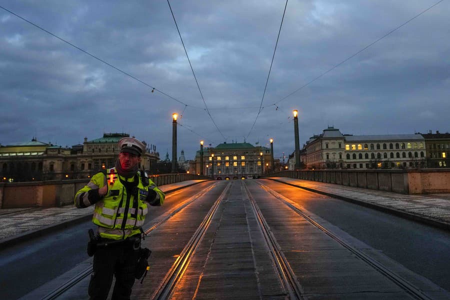 Polícia pozná totožnosť všetkých