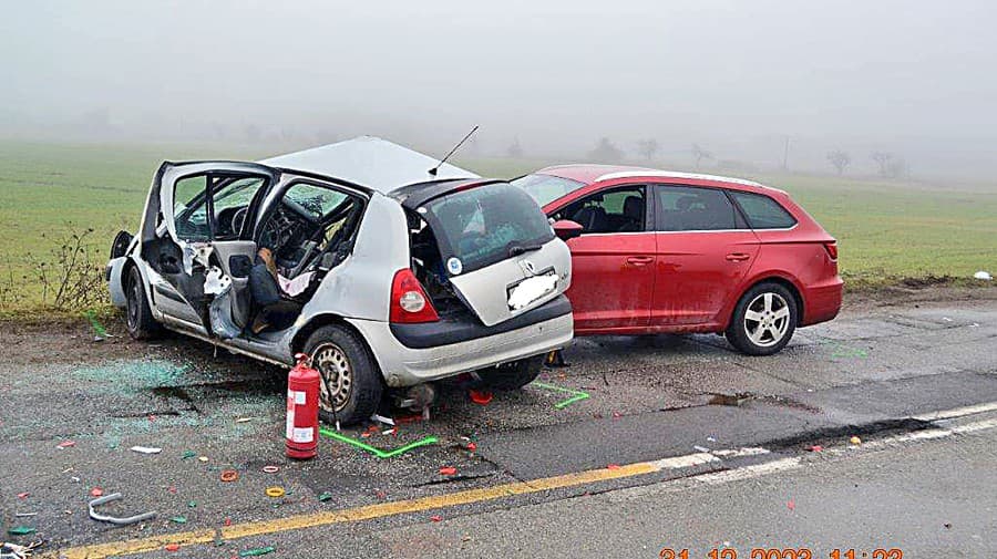 Zo sivého Renaultu zostal