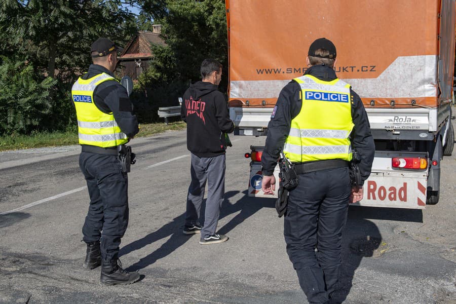 Českí policajti náhodne kontrolujú