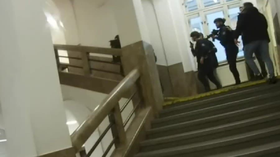 Policajti zverejnili video zo