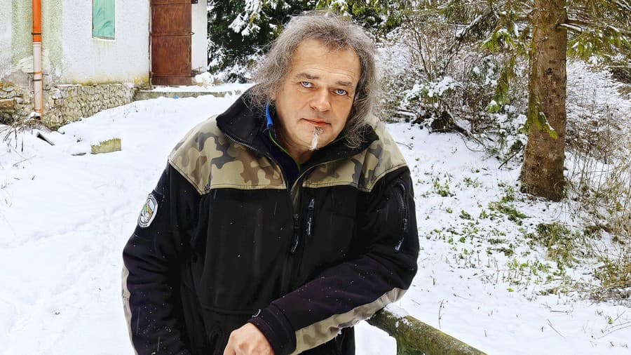 Ekkert prebýva skromne  v tomto dome uprostred ničoho.