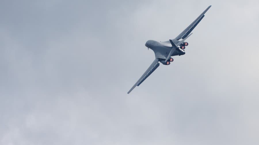 Bombardér B-1 Lancer (ilustračné