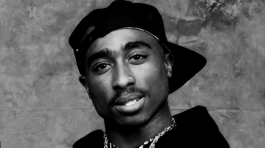 Tupac Shakur († 25).