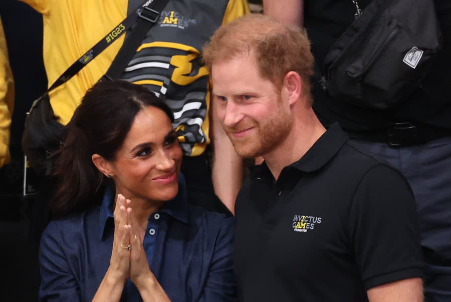 Princ Harry a Meghan Markle sa po odchode z kráľovskej rodiny snažili stať finančne nezávislými.