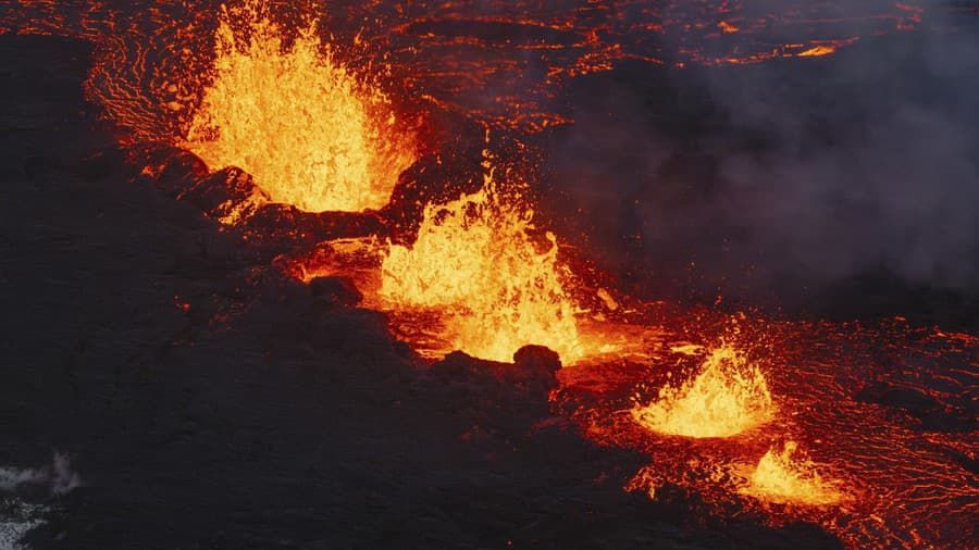 Erupcia sopky Grindavík na