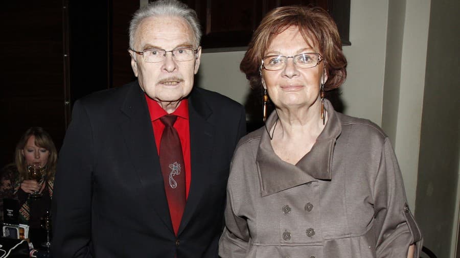 Jana Hlaváčová († 85) s manželom Luděkom Munzarom († 85).