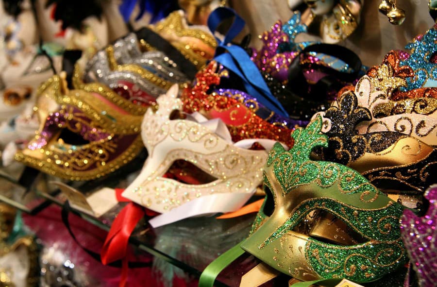 Karneval v Benátkach je výnimočný nápaditými maskami.
