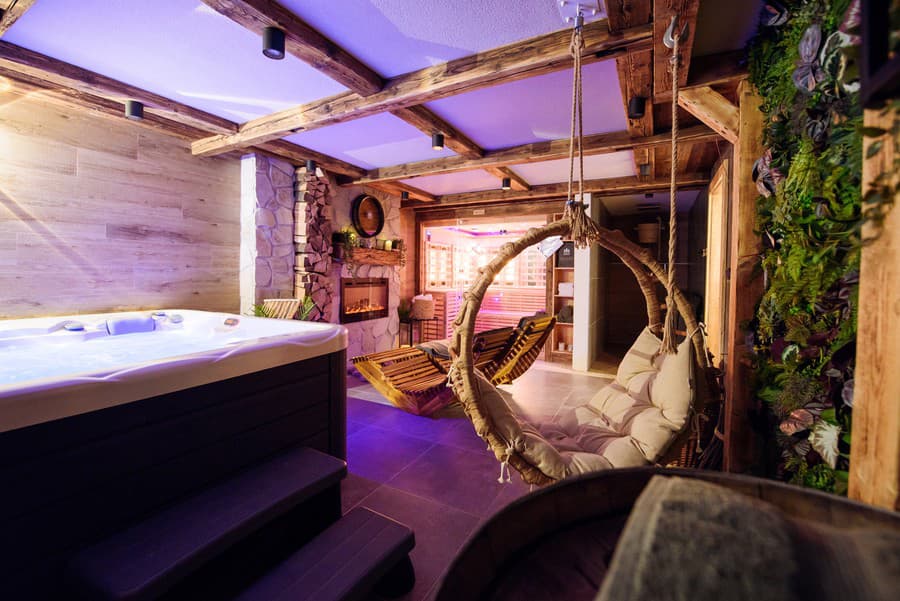 Súkromná vírivka, sauna a odpočinková miestnosť sú zárukou 100 percentného relaxu.