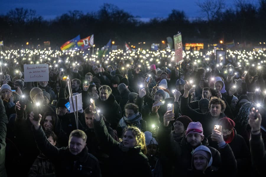 Masové protesty v Nemecku.