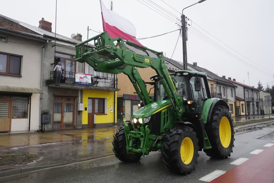 Poľskí poľnohospodári v stredu