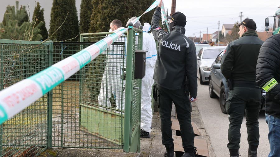 Policajti miesto nešťastia dôkladne