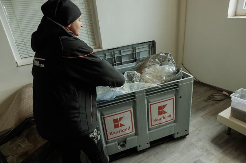 Kaufland štyrikrát týždenne priváža do Nitry plastové obaly zo všetkých 79 predajní na Slovensku.