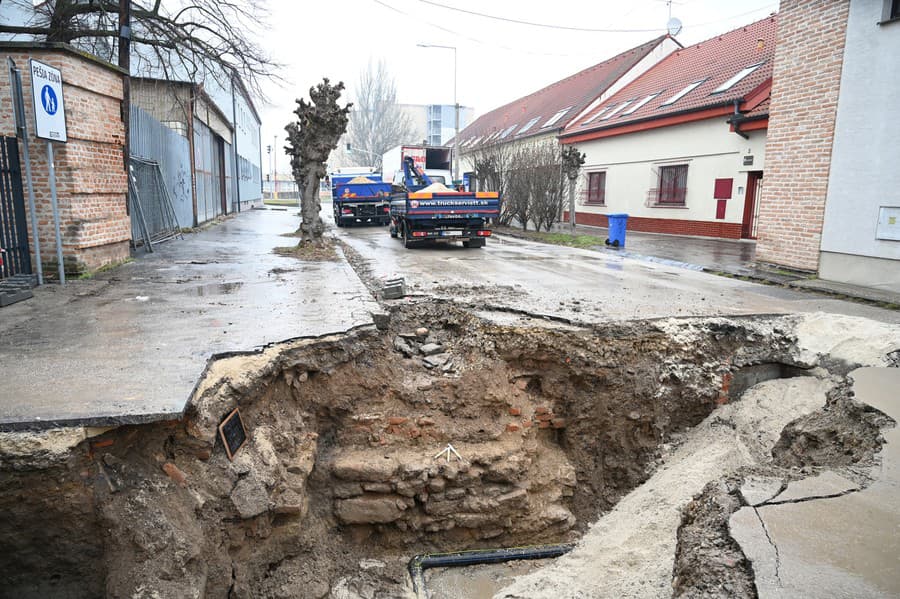 Archeológovia našli pod cestou