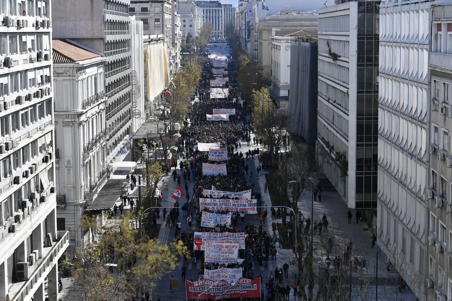 V Aténach protestovalo 