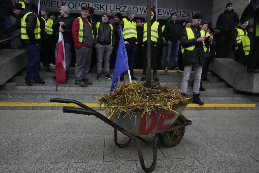 Poľskí farmári protestujú v