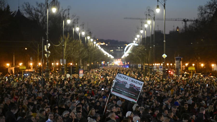 V piatok sa zhromaždilo