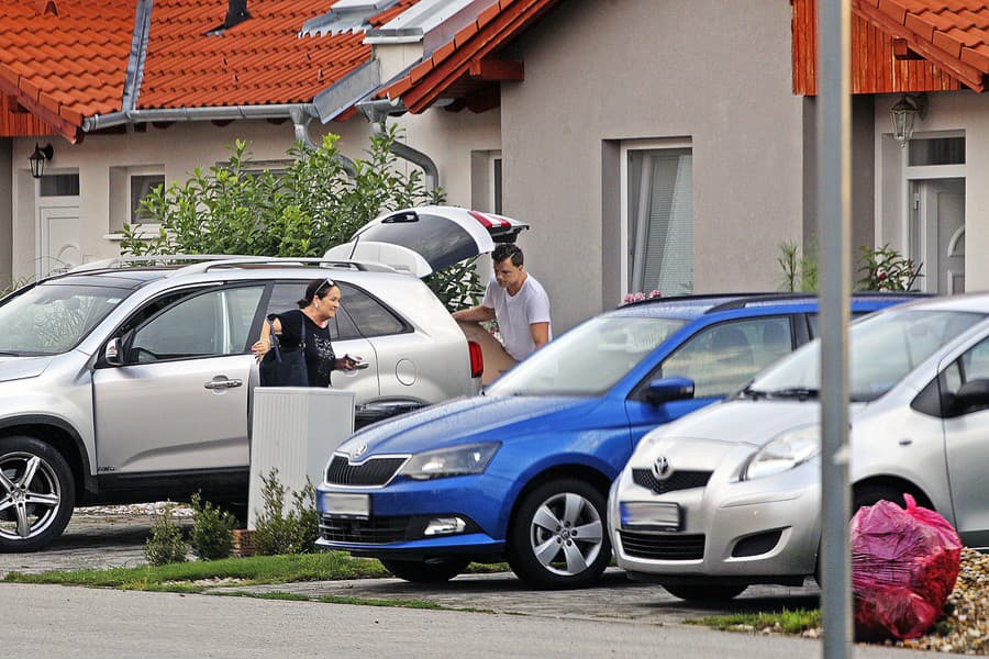 Spolu s Ondřejom bývajú v jej domčeku v Rajke. 
