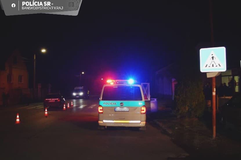 V obci Veľké Teriakovce v okrese Rimavská Sobota došlo v stredu (21. 2.) večer k dopravnej nehode, pri ktorej sa vážne zranil 59-ročný chodec.