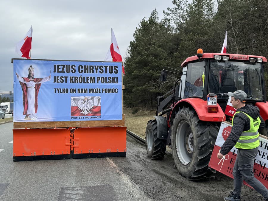 Poľskí farmári zablokovali hraničný