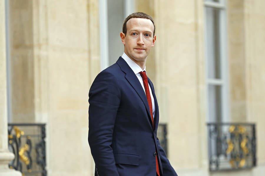 Mark Zuckerberg (39) zakladateľ