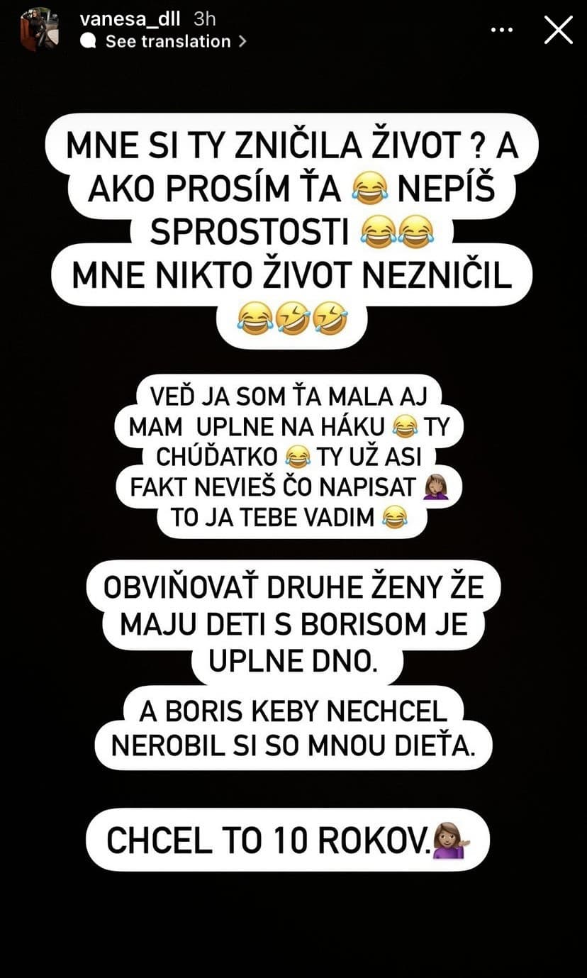 Kollárove mamičky Laura a Vanessa si cez sociálnu sieť Instagram posielali drsné odkazy.