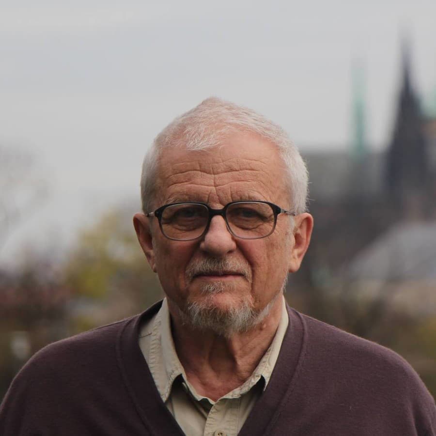 Bohumil Doležal (84), český