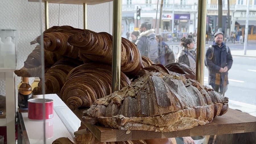 Croissant z kaviarne Phillipe Contichini.