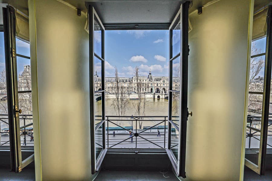 Dokonalý pohľad na Louvre
