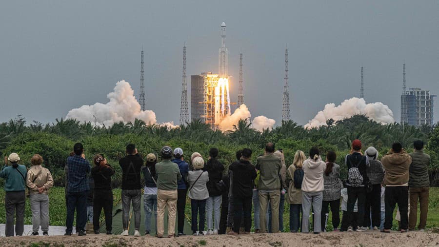 Družica Čchüe-čchiao-2 odštartovala minulý