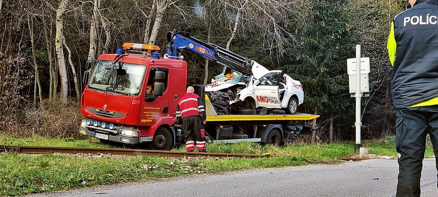 Z auta zostal po