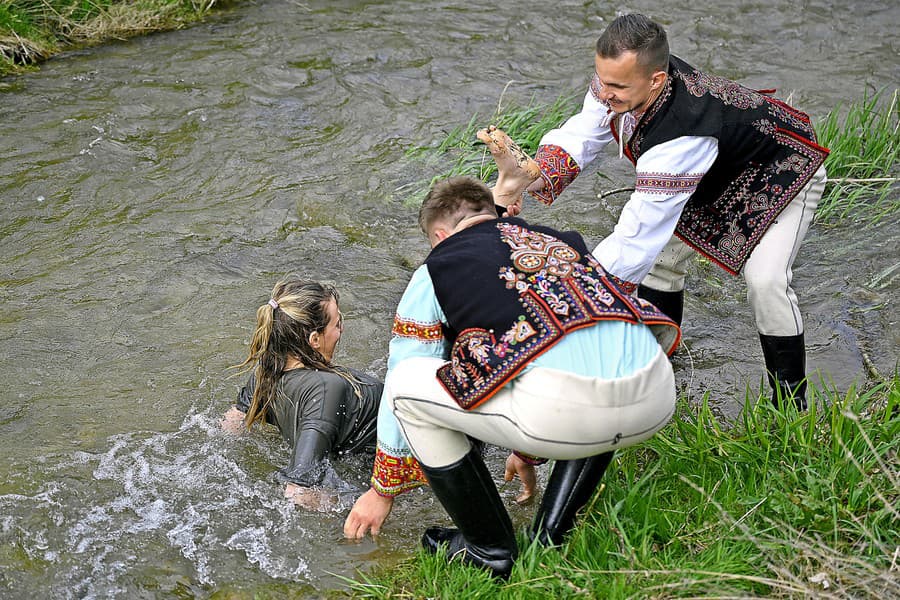 Trenčianska Teplá. Tradíciu si