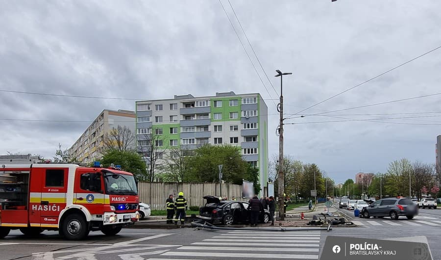 Polícia vyšetruje dopravnú nehodu,