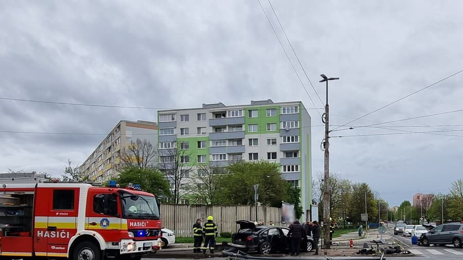 Polícia vyšetruje dopravnú nehodu,